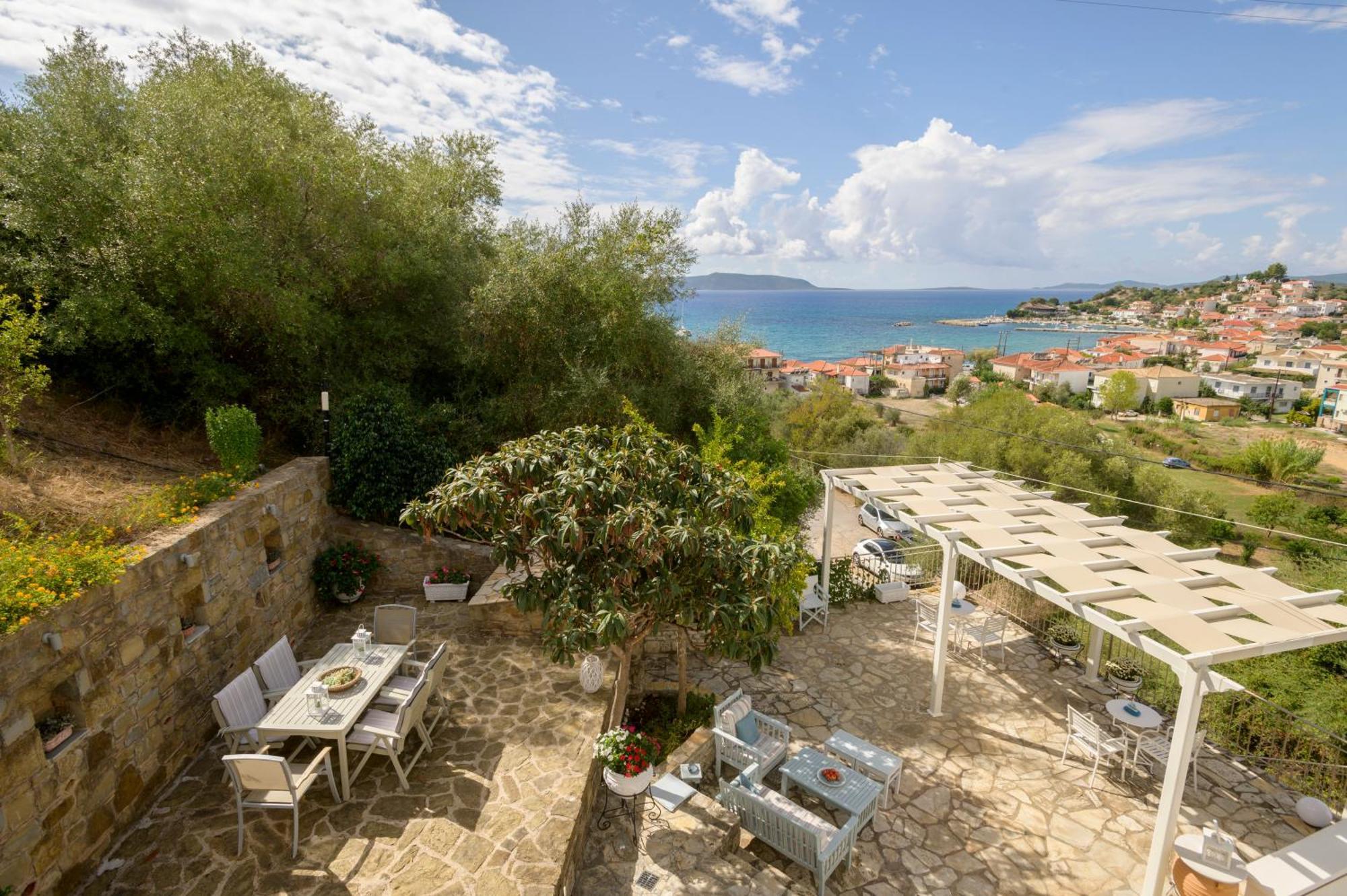 Pelagia's * Foinikounda